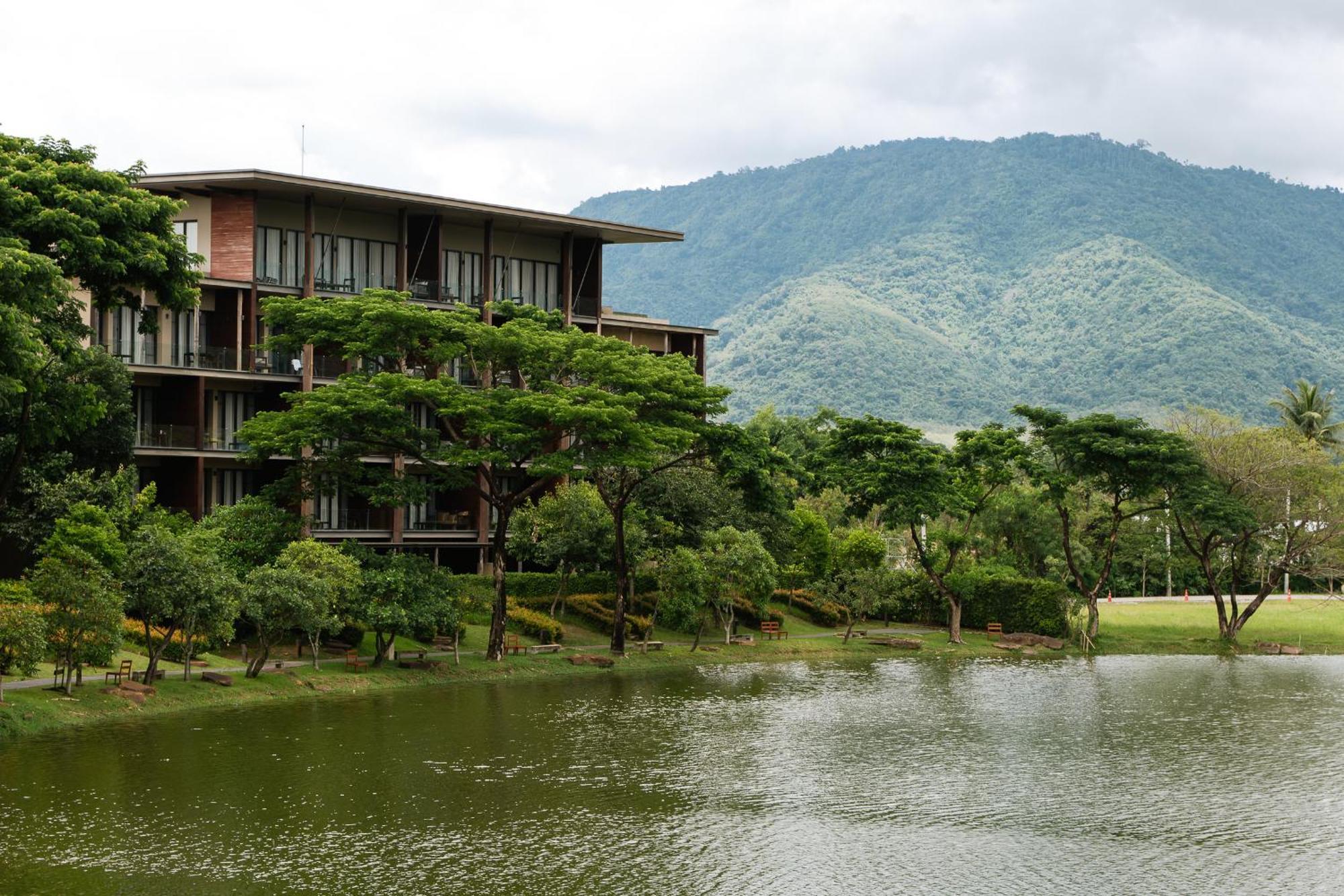 Atta Lakeside Resort Suite - Sha Plus Certified Mu Si Exterior foto